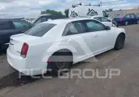2016 Chrysler 300 фото