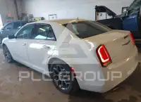 2016 Chrysler 300 photo