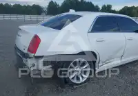 2016 Chrysler 300 photo