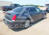 2016 Chrysler 300 фото