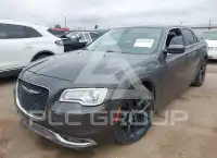 2016 Chrysler 300 photo