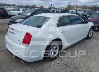2016 Chrysler 300 фото