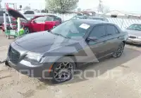 2016 Chrysler 300 photo