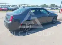 2016 Chrysler 300 photo