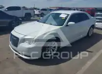 2016 Chrysler 300 photo