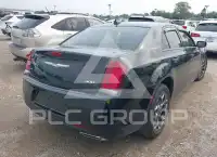 2016 Chrysler 300 фото