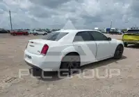 2016 Chrysler 300 фото