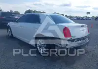 2016 Chrysler 300 photo
