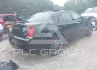 2016 Chrysler 300 фото