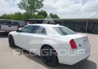 2016 Chrysler 300 фото
