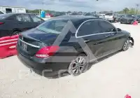 2016 Mercedes Benz C 300 фото