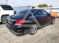 2016 Mercedes Benz C 300 photo