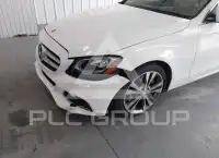 2016 Mercedes Benz C 300 photo