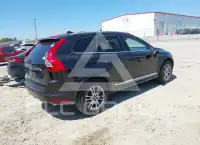 2016 Volvo XC60 photo