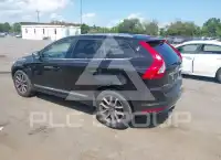 2016 Volvo XC60 photo