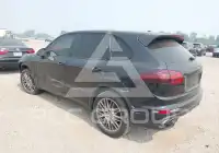 2016 Porsche Cayenne photo