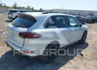 2016 Porsche Cayenne photo