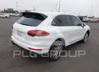 2016 Porsche Cayenne photo