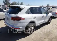 2016 Porsche Cayenne photo