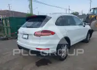 2016 Porsche Cayenne photo