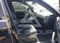 2016 Porsche Cayenne photo