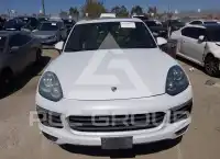 2016 Porsche Cayenne photo