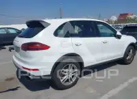 2016 Porsche Cayenne photo