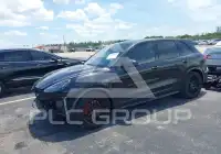 2016 Porsche Cayenne photo