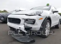 2016 Porsche Cayenne photo