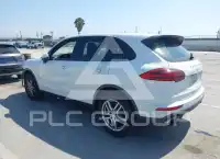 2016 Porsche Cayenne photo