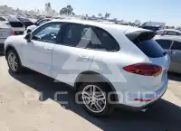 2016 Porsche Cayenne photo