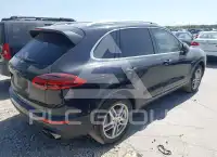 2016 Porsche CAYENNE photo