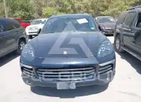 2016 Porsche CAYENNE photo