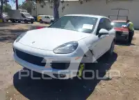 2016 Porsche CAYENNE фото