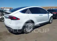 2016 Tesla Model X фото