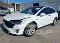 2016 Tesla Model X photo
