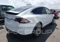2016 Tesla Model X фото