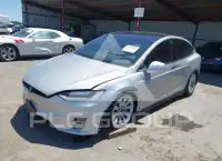 2016 Tesla Model X фото
