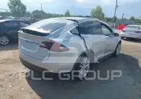 2016 Tesla Model X фото