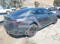 2016 Tesla Model S фото