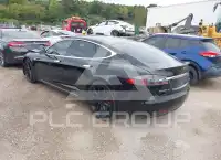 2016 Tesla Model S фото