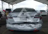 2016 Tesla Model S фото