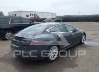 2016 Tesla Model S фото