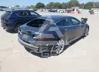 2016 Tesla Model S фото