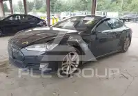 2016 Tesla Model S фото