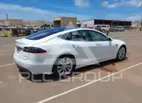 2016 Tesla Model S фото