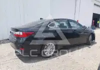 2016 Lexus ES350 photo