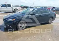 2016 Lexus ES350 photo