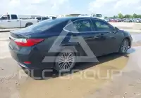 2016 Lexus ES350 photo