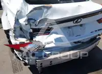 2016 Lexus IS350 photo